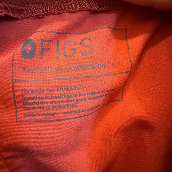 Figs Technical Collection Red Scrub Set - Picture 3 of 3